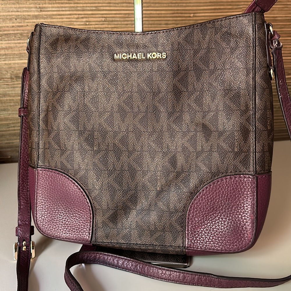 Michael Kors Messenger Crossbody Bag